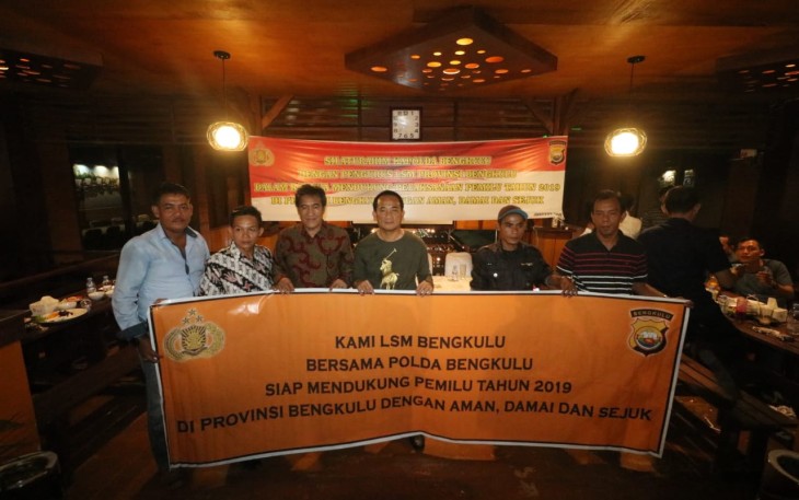 Foto bersama usai acara 