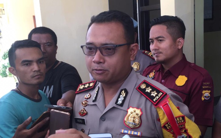 Kapolres Bengkulu AKBP Prianggodo Heru Kun Prasetyo saat diwawancarai awak media
