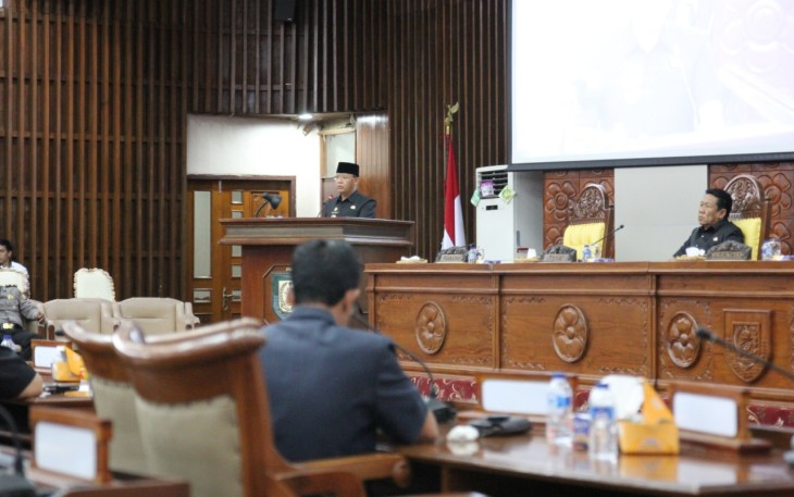 Gubernur Bengkulu Dr. H. Rohidin Mersyah menghadiri Rapat Paripurna DPRD Provinsi Bengkulu yang ke –X Masa Persidangan ke- I Tahun Sidang 2018.