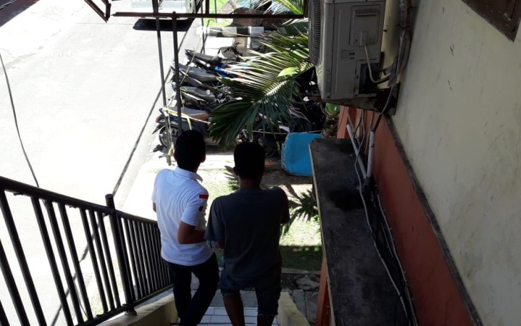 Pelaku (kanan) usai diperiksa di Polres Bengkulu