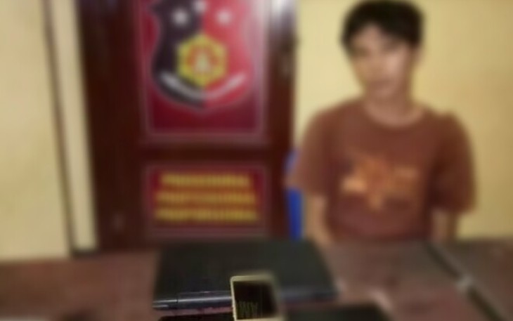 KS beserta barang bukti saat diamankan polisi