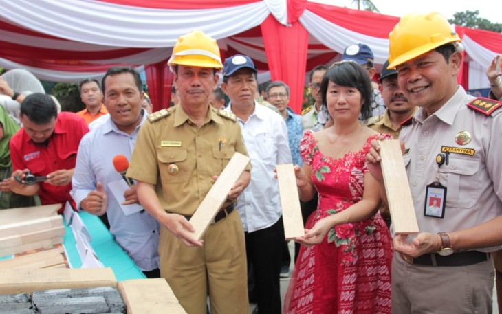Kepala Dinas Tanaman Pangan Holtikultura dan Perkebunan Ricky Gunarwan Dan Kepala Karantina Pertanian Bengkulu, M Ischaq