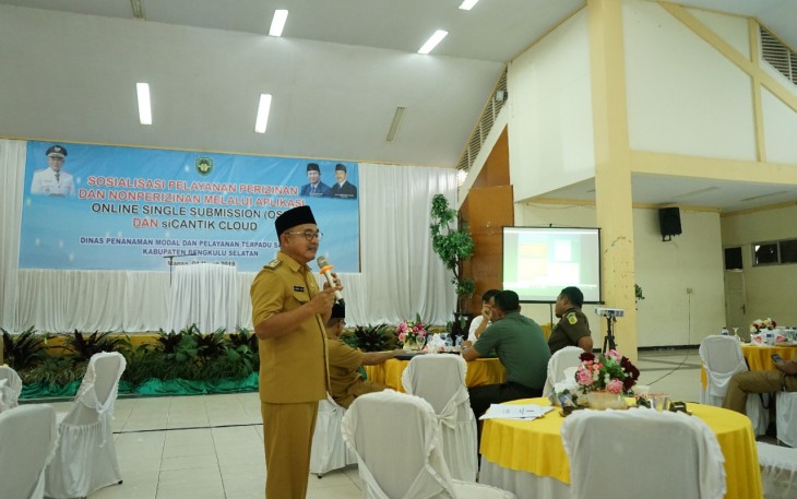 Kepala DPMPTSP Bengkulu Selatan, Drs Samsu Hardi, SE, M.Si Sosialisasikan Aplikasi Online Single Submission (OSS) dan siCANTIK CLOUD