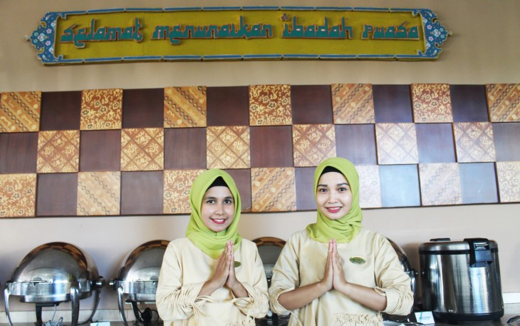 Buka Puasa dan Makan Sepuasnya di Hotel Santika