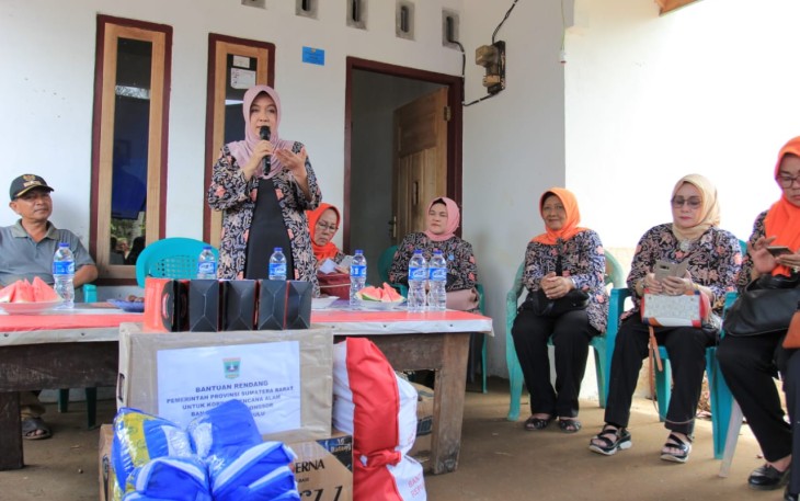 Kembali Sambangi Korban Banjir, Derta Wahyulin Teguhkan Semangat Warga
