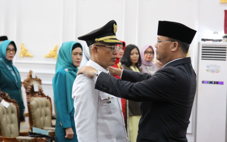 Gubernur Bengkulu Rohidin Mersyah Lantik Gusnan Mulyadi Sebagai Bupati Bengkulu Selatan 