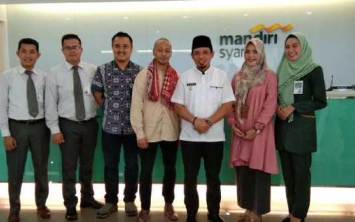 Wakil Wali Kota Bengkulu Dedy Wahyudi Foto Bersama 