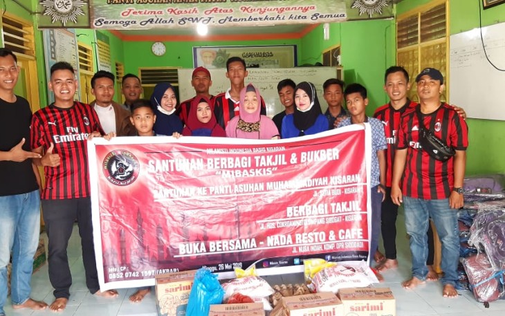 Milanisti Indonesia Basis Kisaran Adakan Buka Bersama Sekaligus Berikan Santunan Kepada Anak Yatim 