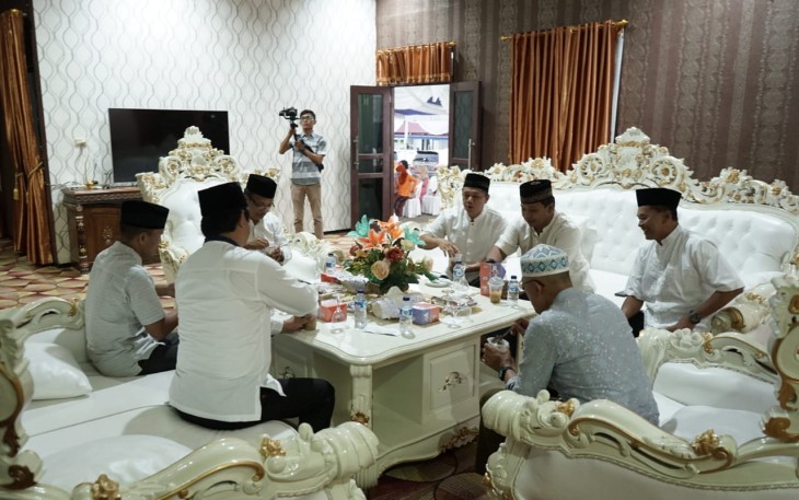 Bupati Gusnan Gelar Buka Bersama di Balai Sekundang Rumdin Bupati Bengkulu Selatan
