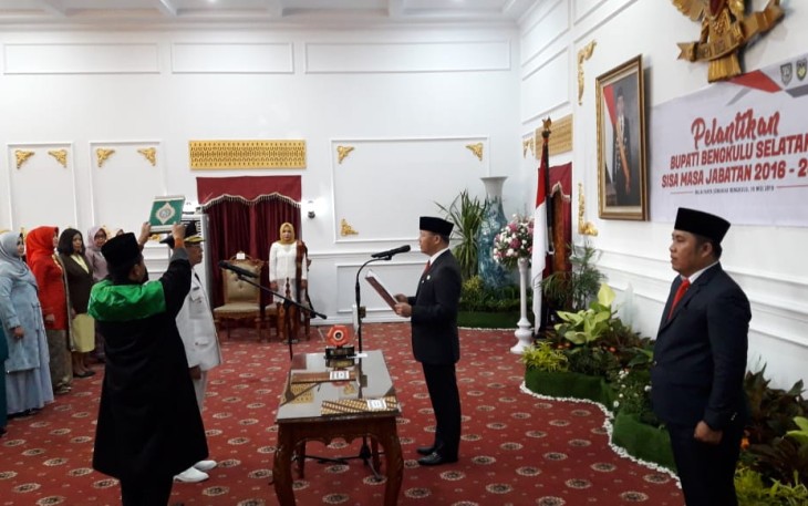 Sah, Gusnan Mulyadi Resmi Jabat Bupati Bengkulu Selatan