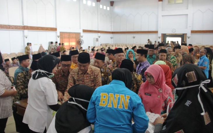 Seluruh Pejabat Pemprov Di Tes Urine