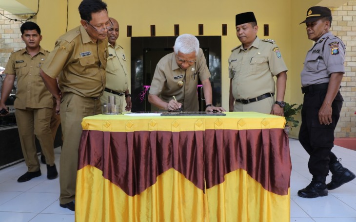 Plt Bupati Asahan Surya Resmikan Kantor Camat Teluk Dalam 