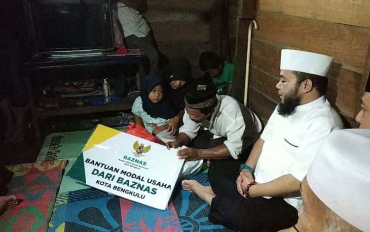 Tebar Kebaikan, Wali Kota Sahur Bareng Warga Padang Serai
