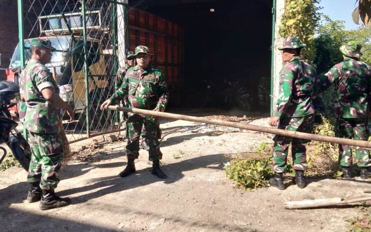 TNI Warga Gelar Minggu Bersih