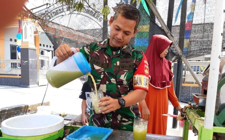 Berharap Hasil TMMD Kalikondang Semanis Es Tebu