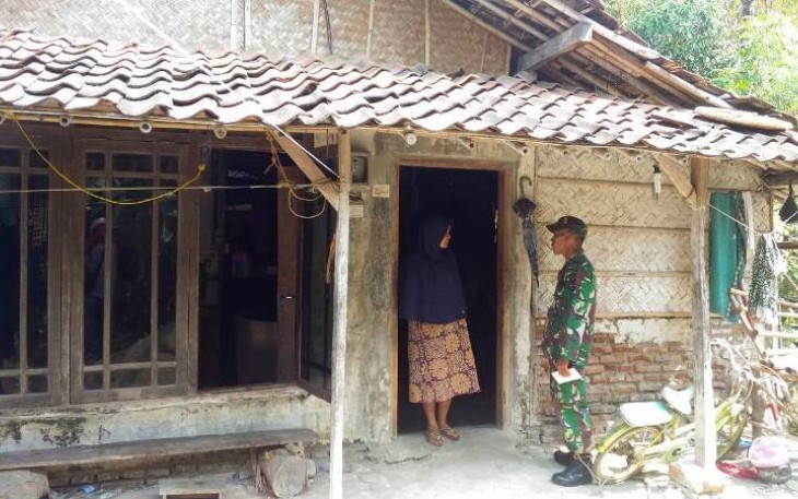 Kediaman Sri saat di tinjau tim Satgas TMMD Tegal untuk bedah rumah