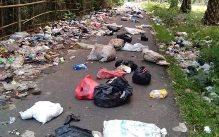 Sampah Yang Berhamburan 