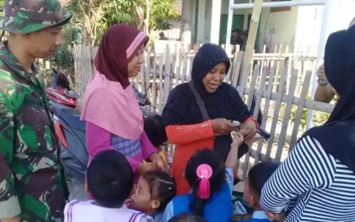 Tentara Juga Ingatkan Jajanan Sehat di Lokasi TMMD