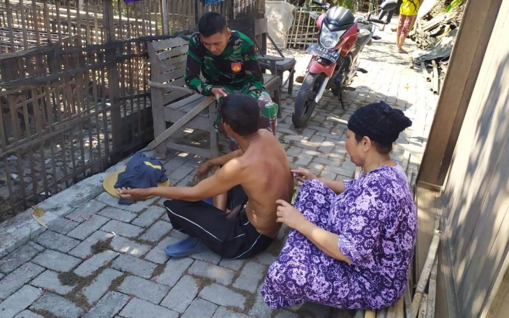 TNI Yang "Lihai" Pengobatan Herbal Tularkan Ilmu Kepada Warga