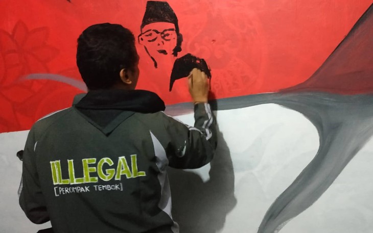 Kolaborasi Nuansa Hari Kemerdekaan RI dan Hari Jadi Kota Kediri Di Kampung Mural