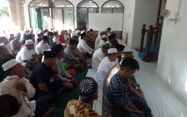 Jemaah Sholat Idul Adha Padati Seluruh Ruangan Mesjid Baitul Hikmah