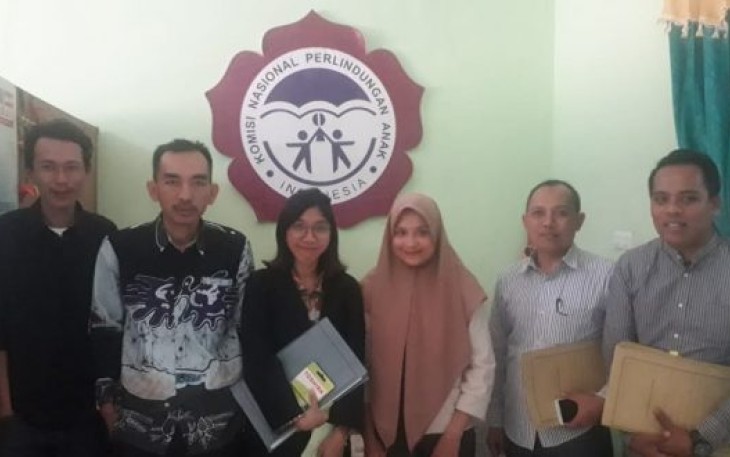 Kabag Hukum Abdul Rais SH Dan Kuasa Hukum Pemkot Datangi Komnas Perlindungan Anak 