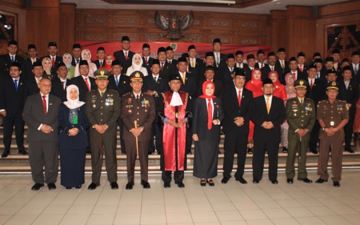 Komandan Kodim 0723 Klaten Letkol Kav Minarso Foto Bersama Dengan Anggota DPRD Kabupaten Klaten Terpilih Usai Pengucapan Sumpah Janji 