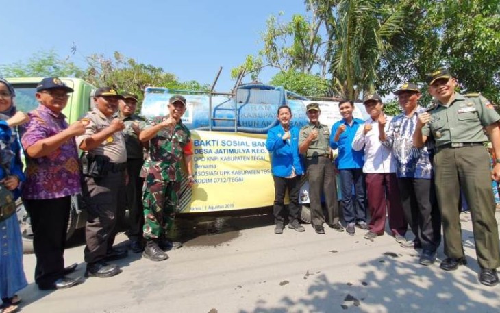 Penyaluran Air Bersih di Lokasi TMMD Tegal