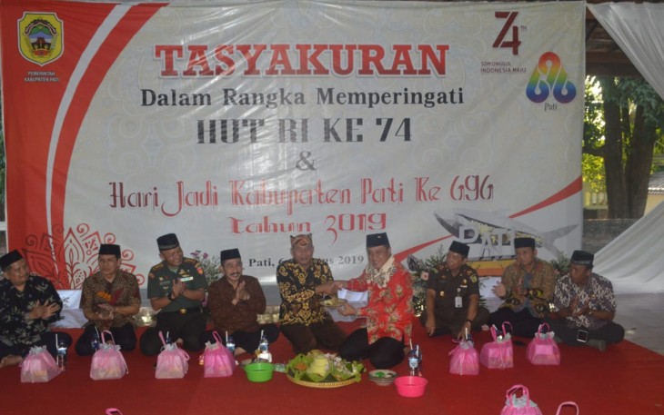 Bupati dan Forkopimda Pati mengikuti prosesi syukuran di Pendopo Kemiri