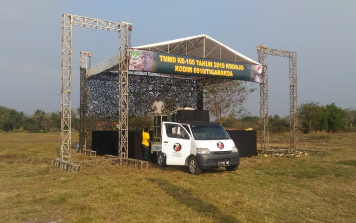Gelar Penutupan Satgas TMMD Kronjo Siapkan Panggung Hiburan