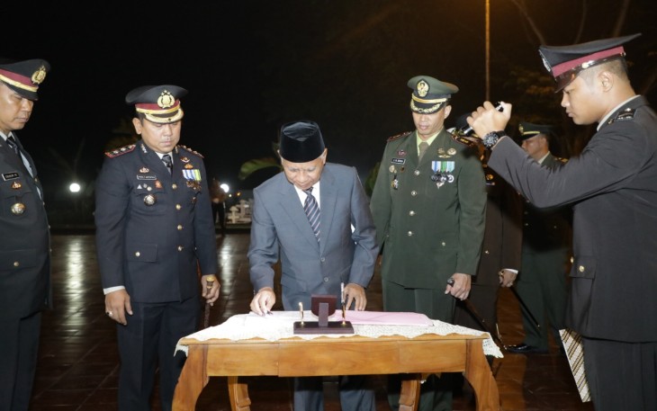 Plt Bapati Asahan Surya Gelar Apel Kehormatan Dan Renungan suci di Makam Pahlawan