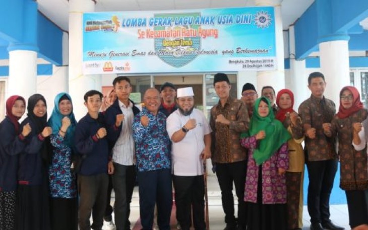 Wali Kota Bengkulu Helmi Hasan Foto Bersama 