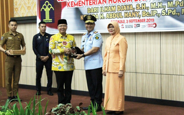 Gubernur Bengkulu Rohidin Mersyah Dan Kepala Kantor Wilayah Kementerian Hukum dan HAM Bengkulu Abdul Hany 