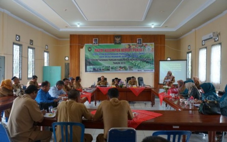 Assisten II Sekretariat Daerah Bengkulu Selatan Novman Ahmad Ali Gelar Pertemuan  di Aula Dinas Pertanian Bengkulu Selatan