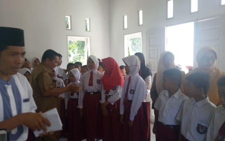 SDN 02 Santuni Anak Yatim
