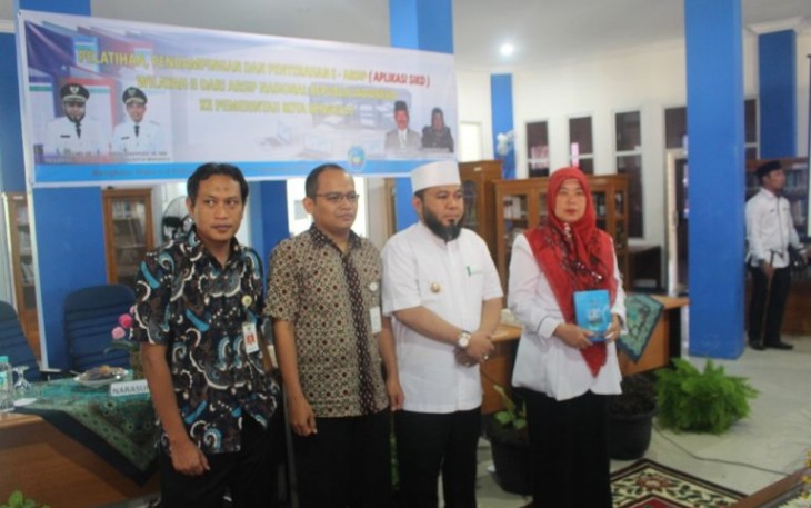 Wali Kota Bengkulu Helmi Hasan Foto Bersama 