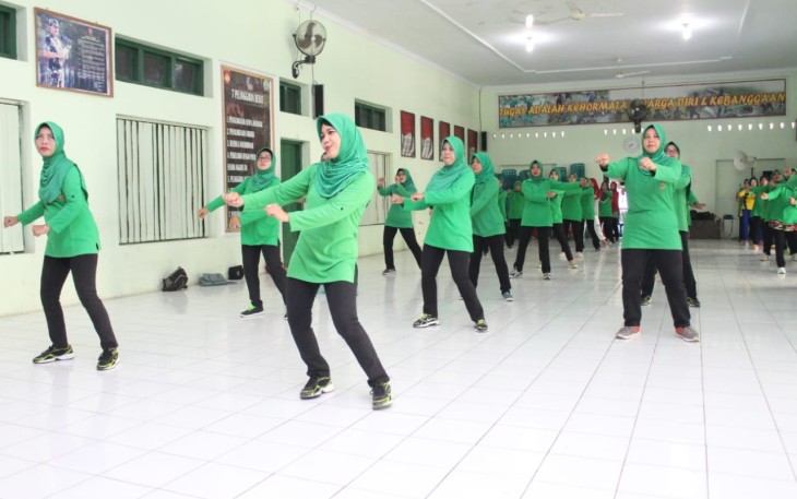 Persit Goyangkan "KakaEnda"