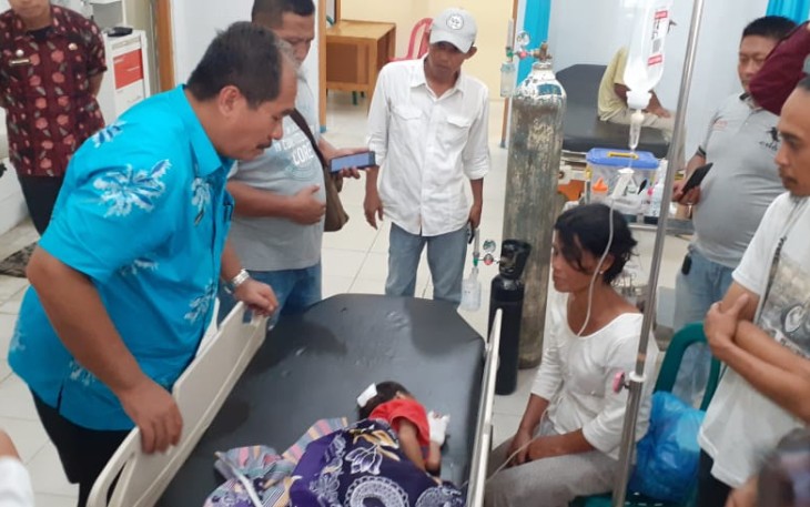 Pasien Gizi Buruk Dibesuk Sekda Asahan