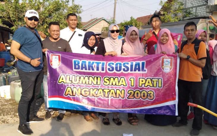 Peduli warga, alumni SMA 1 kirim bantuan air bersih