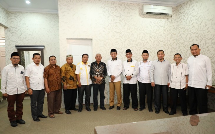 Pengurus PKS saat bersilaturahmi dengan Bupati Asahan Surya