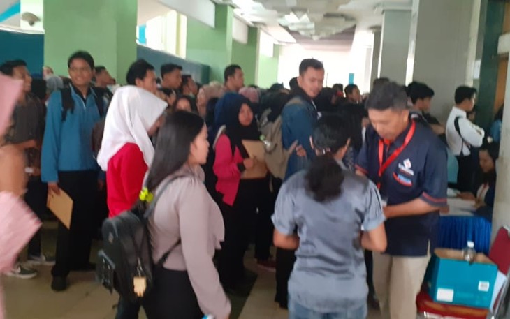 Para Pencari Kerja Padati Jakarta Islamic Center