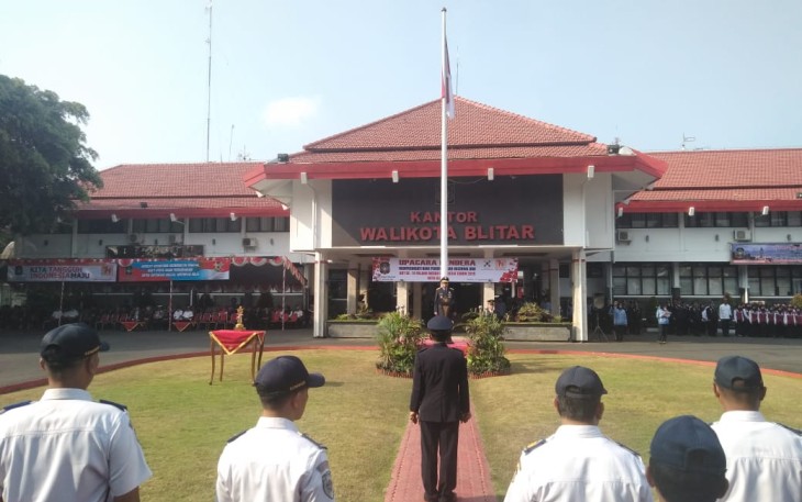Suasana Upacara Bendera Peringatan Hari Perhubungan Nasional Dan Hari Ulang Tahun Ke 74 PMI Tahun 2019 di Kota Blitar