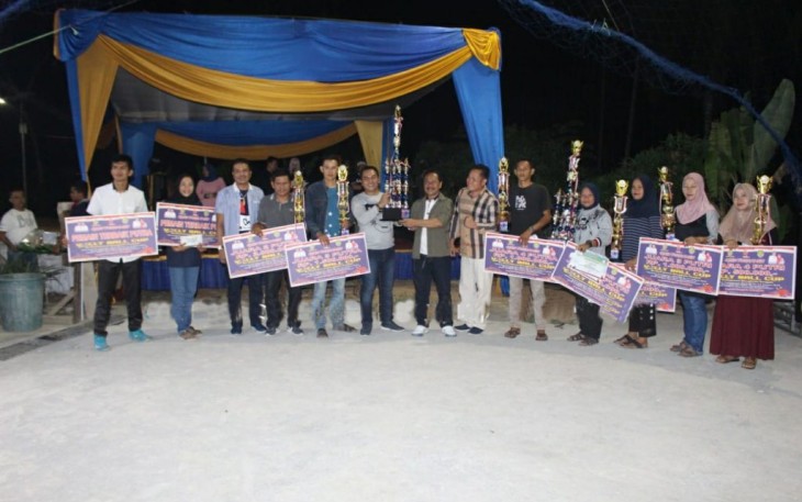 Bupati Bengkulu Tengah Ferry Ramli Dan Wakil Bupati Bengkulu Tengah Septy Peryadi Foto Bersama Pemenang 