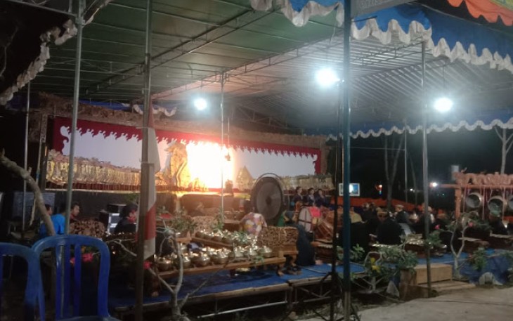 Bersih Dukuh Mondo Langu Dimeriahkan Dengan Wayang Kulit
