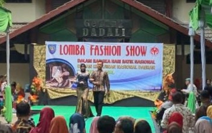 Fashion Show Di Halaman Gedung Dadali Pemerintah Kabupaten Tegal