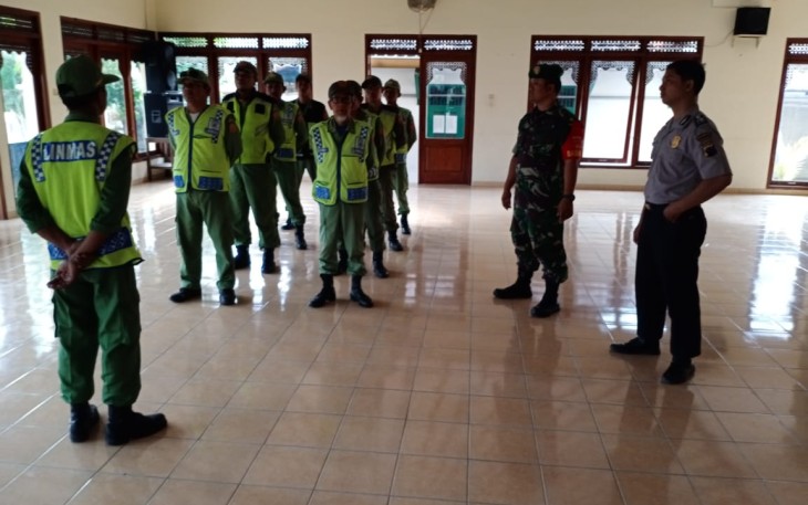 Babinsa dan Bhabinkamtibmas Gembleng Pelatihan PBB kepada Linmas