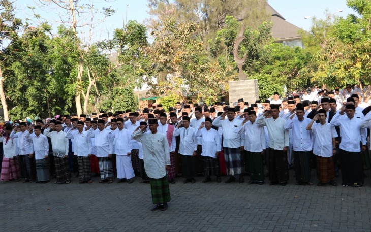 UIN SGD Gelar Upacara Sarung Peringatan Hari Santri 2019