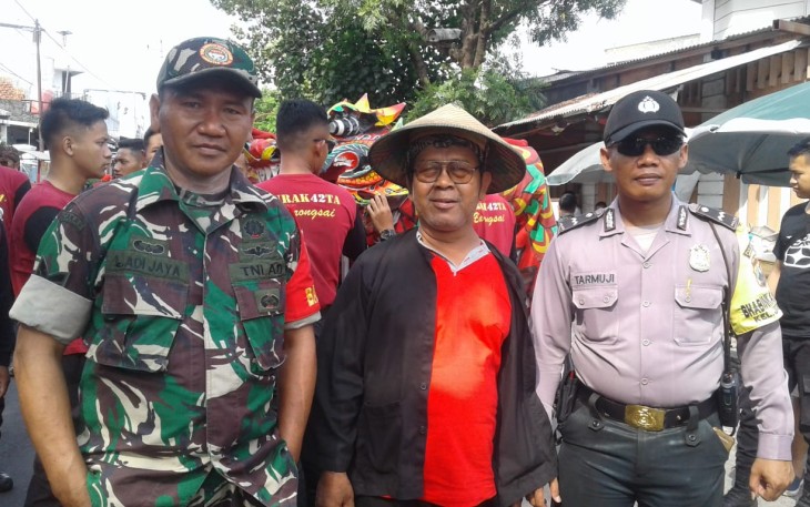 Sinergitas Babinsa dan Babhinkamtibmas Dalam Pengamanan Kirab Budaya