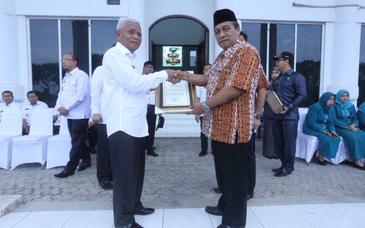 Bupati Asahan Surya (kiri) pada peringatan HKN ke 55