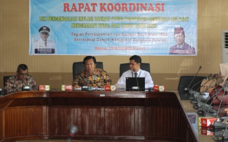 Sekretaris Daerah Bengkulu Selatan Yudhi Satria  Buka Rakor TPID 